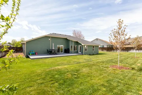 5851 N Hills Drive Klamath Falls OR 97603