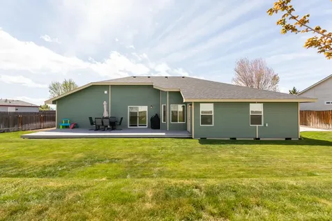 5851 N Hills Drive Klamath Falls OR 97603