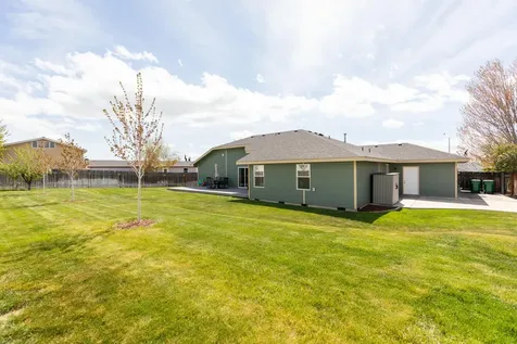 5851 N Hills Drive Klamath Falls OR 97603
