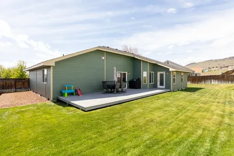 5851 N Hills Drive Klamath Falls OR 97603