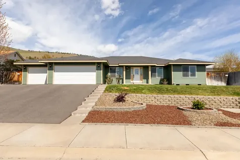 5851 N Hills Drive Klamath Falls OR 97603