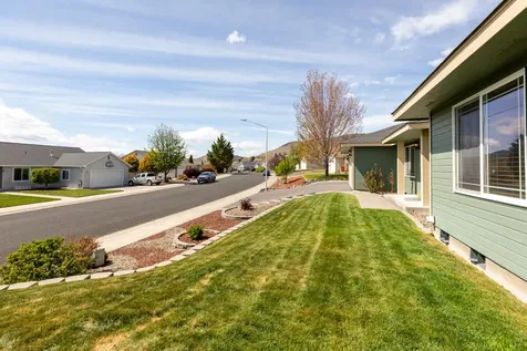 5851 N Hills Drive Klamath Falls OR 97603