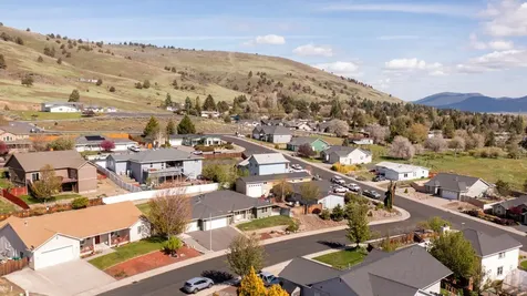 5851 N Hills Drive Klamath Falls OR 97603