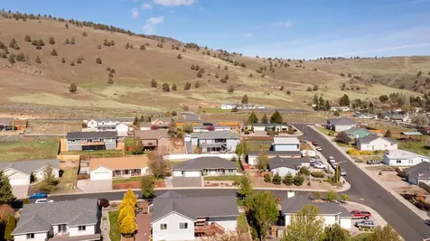 5851 N Hills Drive Klamath Falls OR 97603