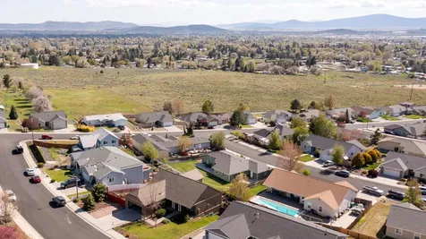 5851 N Hills Drive Klamath Falls OR 97603