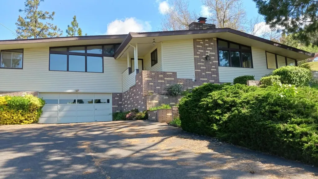 343 NE Scenic Drive Grants Pass OR 97526