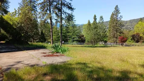 343 NE Scenic Drive Grants Pass OR 97526