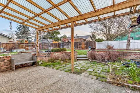 1120 N Modoc Avenue Medford OR 97504