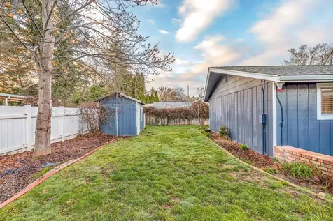 1120 N Modoc Avenue Medford OR 97504