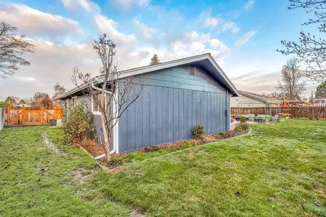 1120 N Modoc Avenue Medford OR 97504