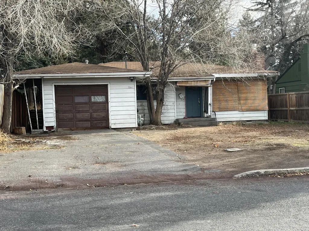 942 NE 10th Street Bend OR 97701