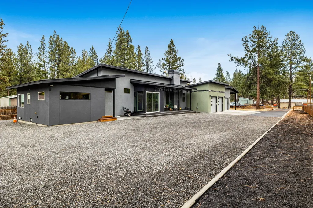 59981 Cheyenne Road Bend OR 97702