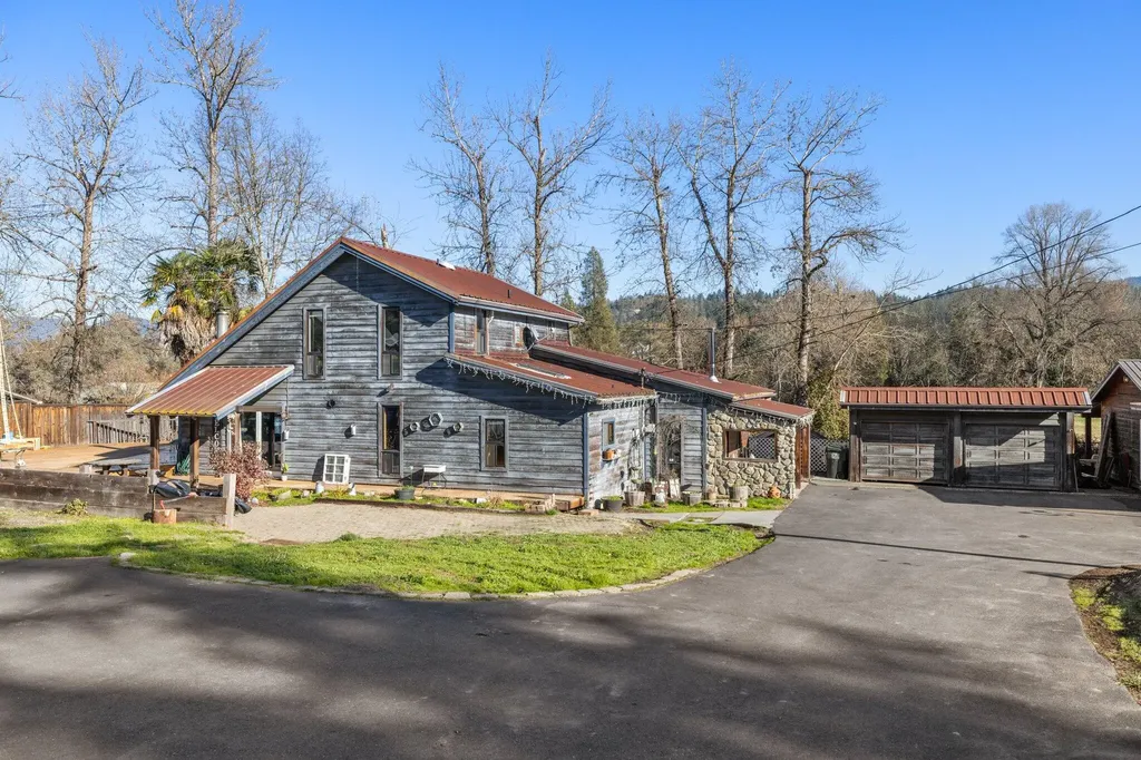 2935 New Hope Road Grants Pass OR 97527