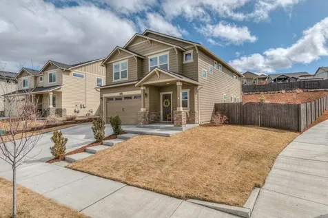 4486 SW Salmon Avenue Redmond OR 97756