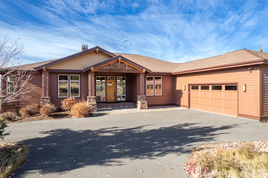 994 Highland View Loop Redmond OR 97756