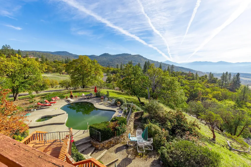 6401 Hillcrest Road Medford OR 97504
