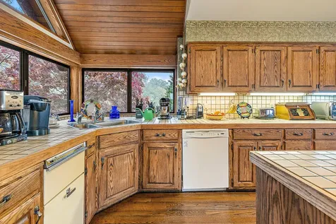 6401 Hillcrest Road Medford OR 97504