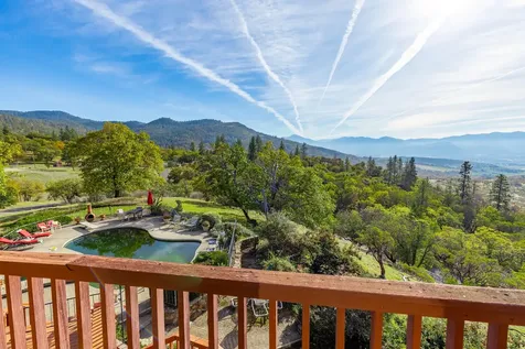 6401 Hillcrest Road Medford OR 97504