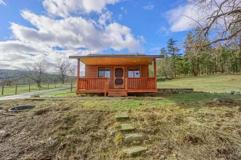 2918 W Griffin Creek Road Medford OR 97501