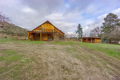 2918 W Griffin Creek Road Medford OR 97501