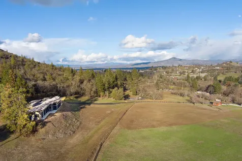 2918 W Griffin Creek Road Medford OR 97501