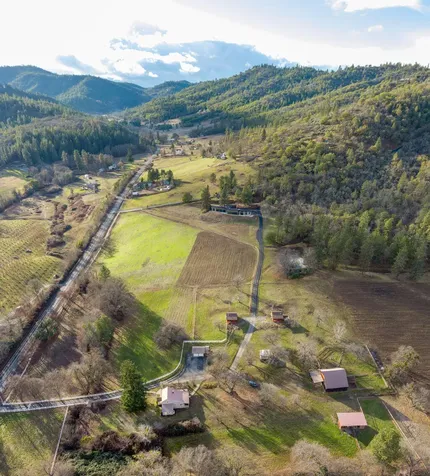 2918 W Griffin Creek Road Medford OR 97501