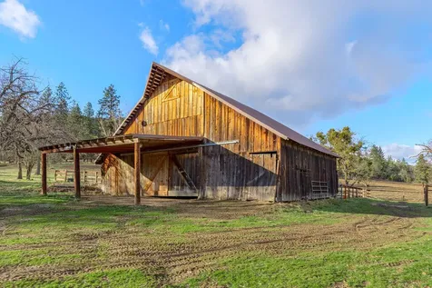 2918 W Griffin Creek Road Medford OR 97501