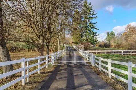 2918 W Griffin Creek Road Medford OR 97501
