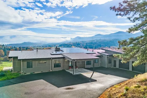 2918 W Griffin Creek Road Medford OR 97501