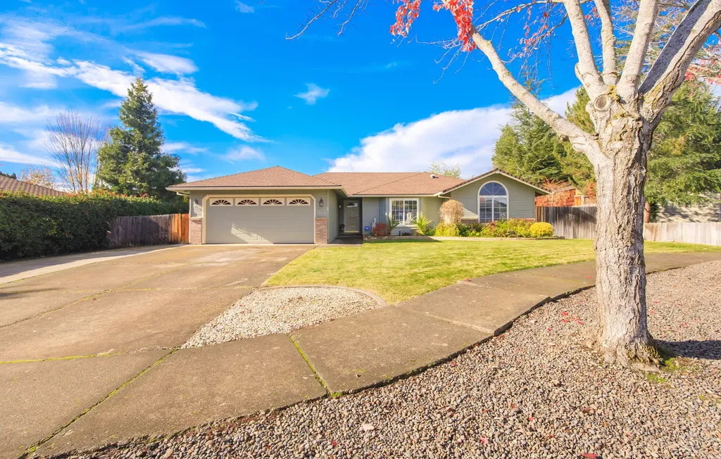 411 Westwind Circle Eagle Point OR 97524