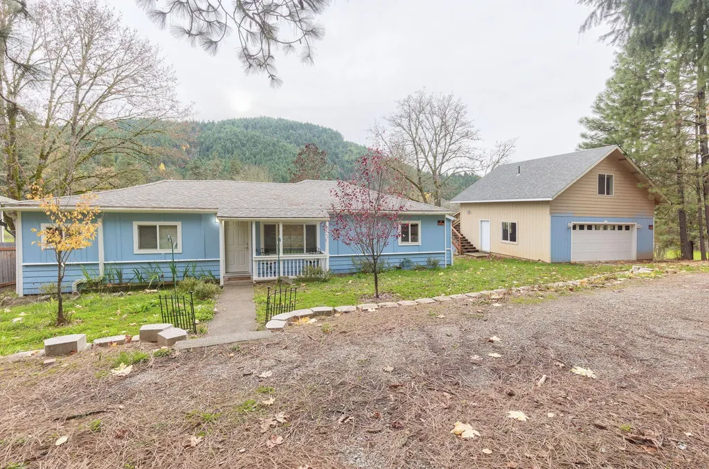 1386 Reuben Road Glendale OR 97442