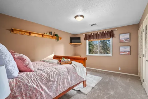 1340 SE Priscilla Lane Grants Pass OR 97526