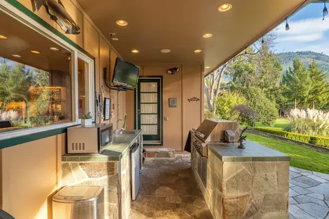 1340 SE Priscilla Lane Grants Pass OR 97526