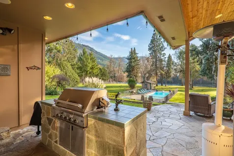 1340 SE Priscilla Lane Grants Pass OR 97526