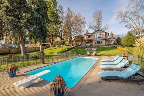 1340 SE Priscilla Lane Grants Pass OR 97526