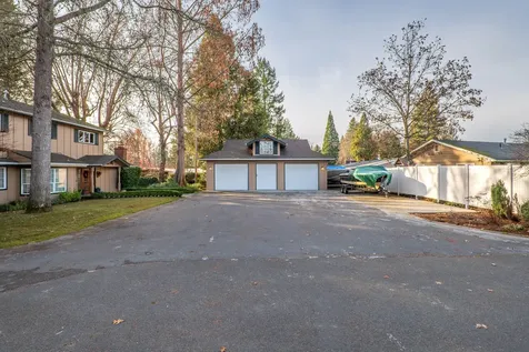 1340 SE Priscilla Lane Grants Pass OR 97526