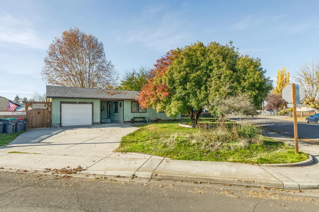 7891 Gladstone Avenue White City OR 97503