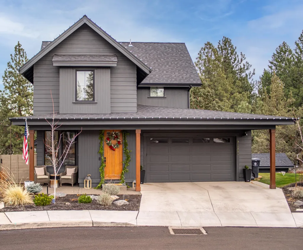 61000 SE Crane Peak Court Bend OR 97702
