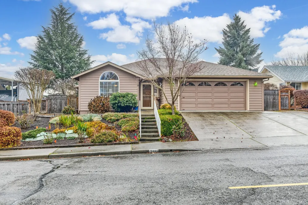 911 NW Regent Drive Grants Pass OR 97526