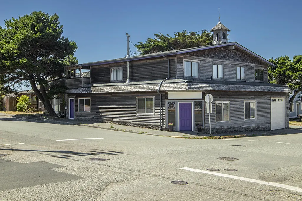 94212 3rd Street Gold Beach OR 97444