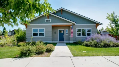 1708 NW Kingwood Avenue Redmond OR 97756