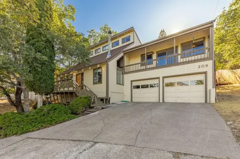 209 Terrace Street Ashland OR 97520