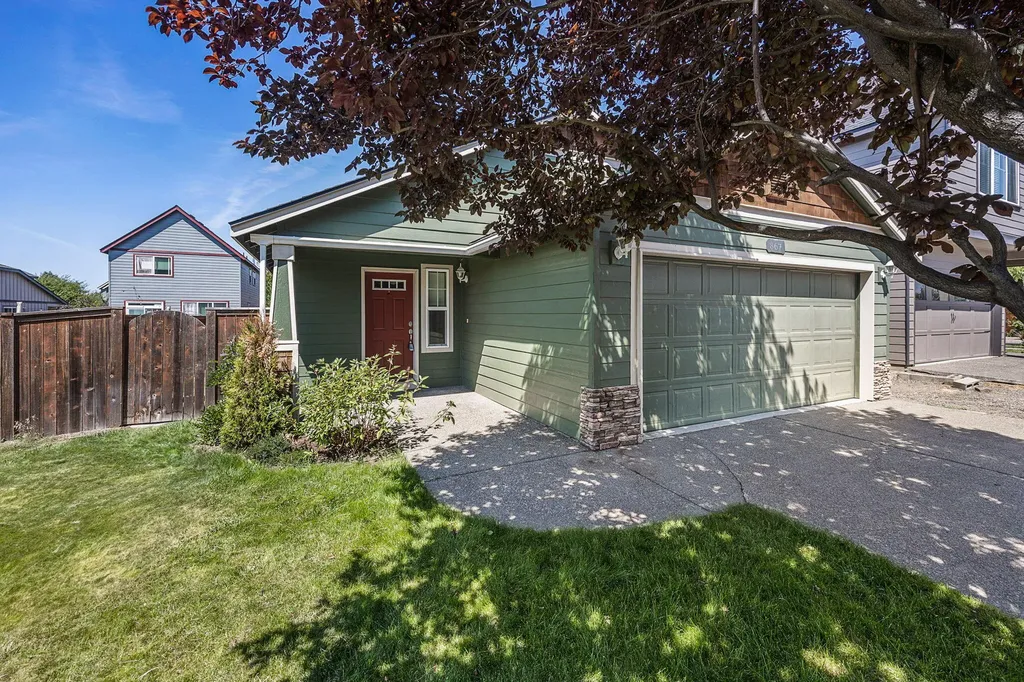 867 NE Locksley Drive Bend OR 97701