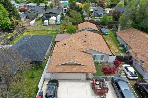 323 Jeanette Avenue Medford OR 97501