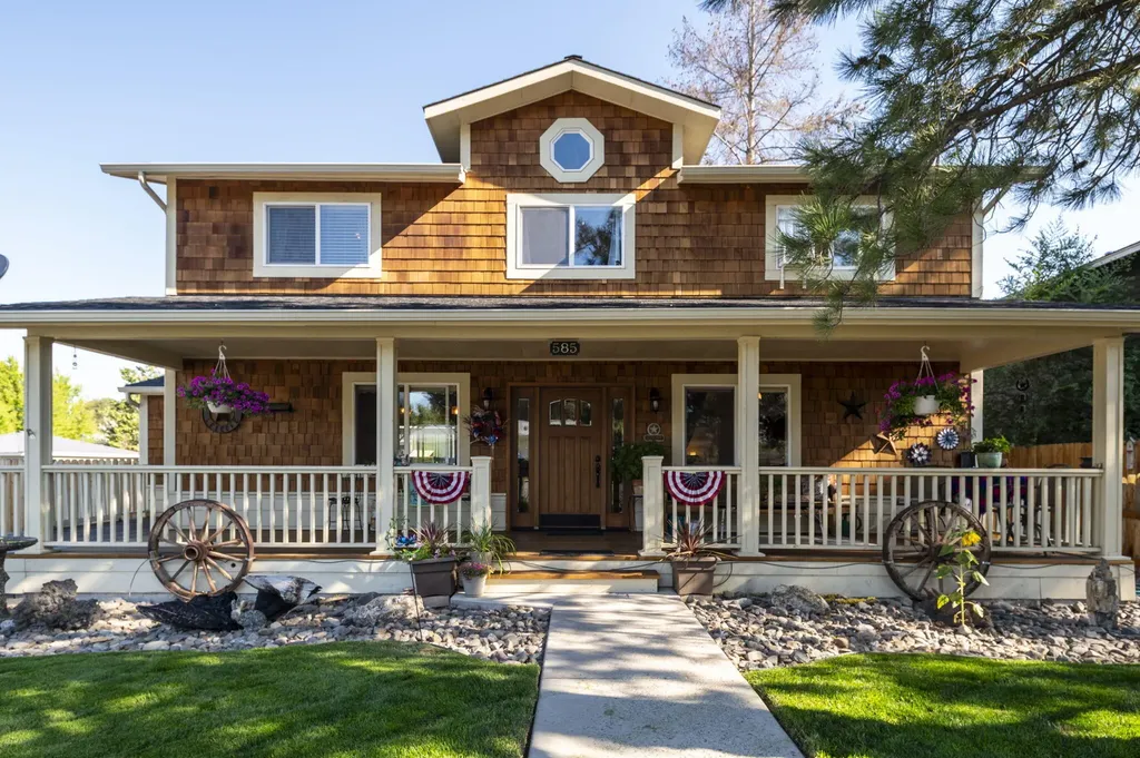 585 SE 5th Street Prineville OR 97754