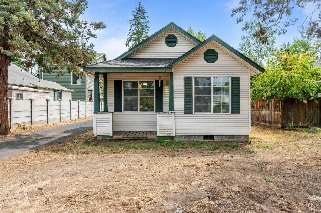 886 NW 12th Street Bend OR 97703