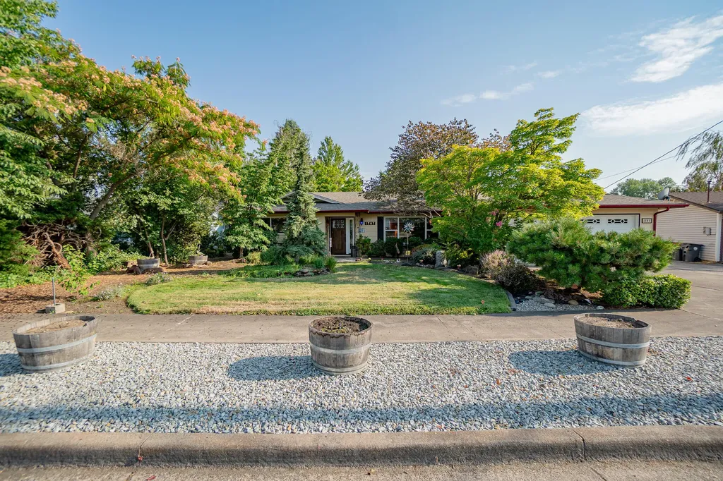 1787 Serenity Drive Medford OR 97504