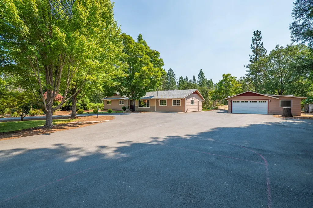 2003 Casita Drive Grants Pass OR 97527