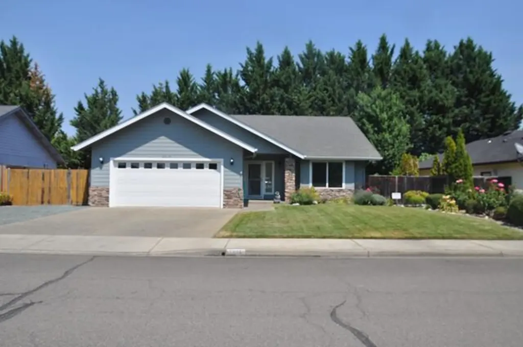 2014 Kayleigh Way Grants Pass OR 97526