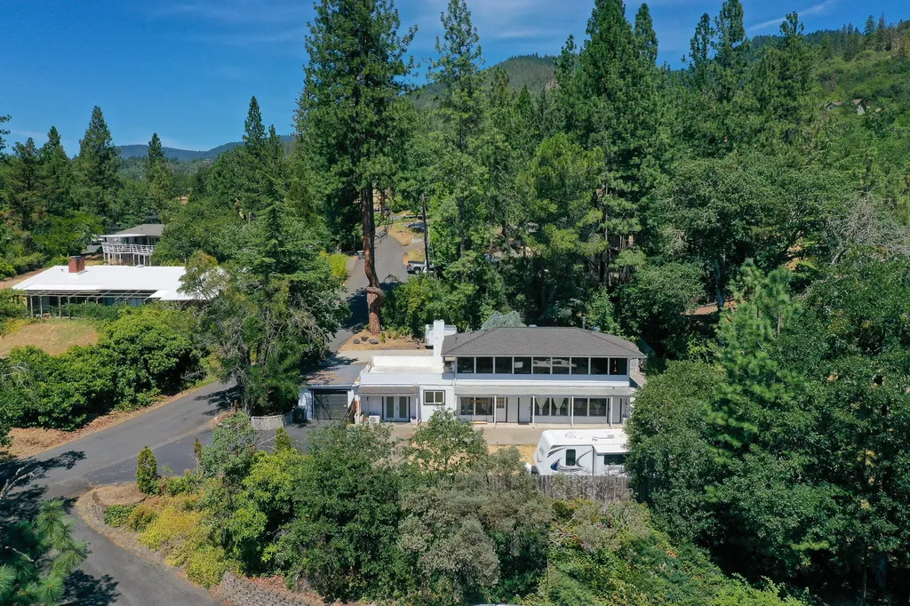 293 NE Scenic Drive Grants Pass OR 97526